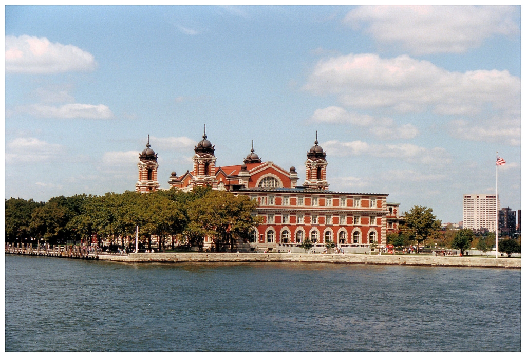 03 - Ellis Island (1).jpg